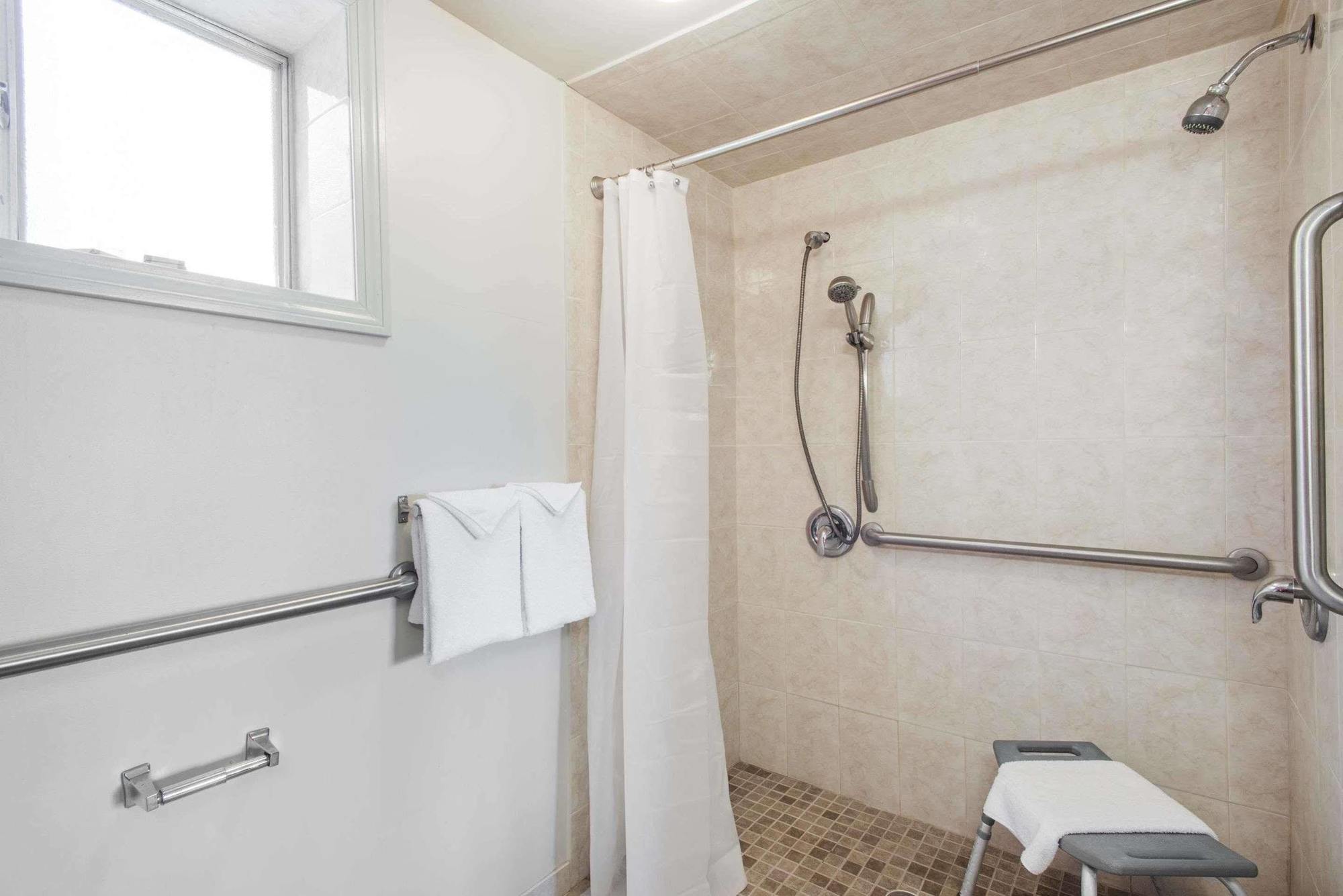Budget Inn/ Natick Eksteriør billede